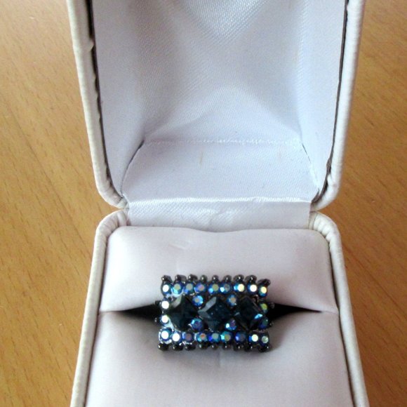 Blue rhinestone adjustable cocktail ring size 6 1/2 NEW - September birthstone - Picture 4 of 11